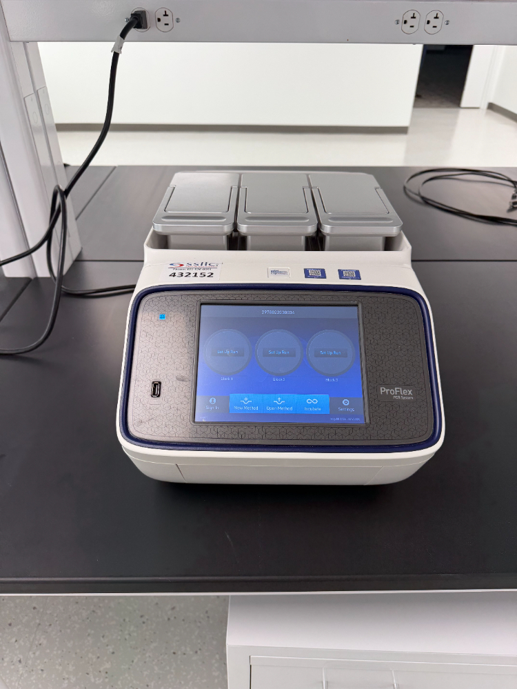 Image of Applied Biosystems ProFlex Base PCR System